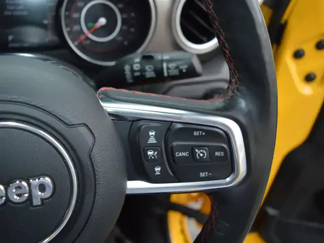 クライスラー・ジープ ジープ ラングラー アンリミテッド ルビコン スカイワンタッチパワートップ 栃木県 2019(令1)年 7万km 黄 49台限定車/電動開閉式ルーフ/4WD/純正ナビ/[AM/FM/BT/AUX/USB/ワンセグ]/衝突被害軽減ブレーキ/BSM/ACC/フロント＆リアパークアシスト/ヒルスタートアシスト/ヒルディセントコントロール/前席シートヒーター/ステアリングヒーター/バックカメラ/ETC/前後ドラレコ一体型デジタルインナーミラー/AC１１５V/LEDヘッドライト/フォグランプ/オートライト/スマートスペアキー×１/保証書/取扱説明書/カラーコードPYV(ヘラヤライエロー)