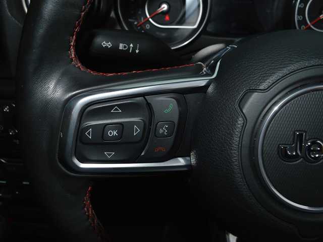 クライスラー・ジープ ジープ ラングラー アンリミテッド ルビコン スカイワンタッチパワートップ 栃木県 2019(令1)年 7万km 黄 イエロー49台限定車/電動開閉式ルーフ/4WD/純正ナビ/[AM/FM/BT/AUX/USB/ワンセグ]/衝突被害軽減ブレーキ/BSM/ACC/フロント＆リアパークアシスト/ヒルスタートアシスト/ヒルディセントコントロール/前席シートヒーター/ステアリングヒーター/バックカメラ/ETC/前後ドラレコ一体型デジタルインナーミラー/AC１１５V/LEDヘッドライト/フォグランプ/オートライト/スマートスペアキー×１/保証書/取扱説明書/カラーコードPYV(ヘラヤライエロー)