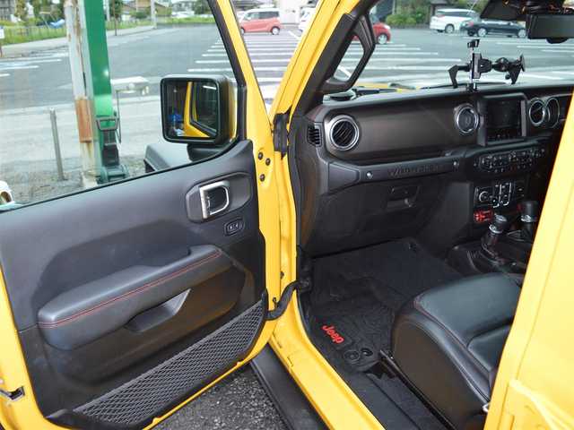 クライスラー・ジープ ジープ ラングラー アンリミテッド ルビコン スカイワンタッチパワートップ 栃木県 2019(令1)年 7万km 黄 イエロー49台限定車/電動開閉式ルーフ/4WD/純正ナビ/[AM/FM/BT/AUX/USB/ワンセグ]/衝突被害軽減ブレーキ/BSM/ACC/フロント＆リアパークアシスト/ヒルスタートアシスト/ヒルディセントコントロール/前席シートヒーター/ステアリングヒーター/バックカメラ/ETC/前後ドラレコ一体型デジタルインナーミラー/AC１１５V/LEDヘッドライト/フォグランプ/オートライト/スマートスペアキー×１/保証書/取扱説明書/カラーコードPYV(ヘラヤライエロー)