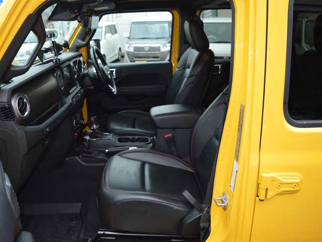 クライスラー・ジープ ジープ ラングラー アンリミテッド ルビコン スカイワンタッチパワートップ 栃木県 2019(令1)年 7万km 黄 イエロー49台限定車/電動開閉式ルーフ/4WD/純正ナビ/[AM/FM/BT/AUX/USB/ワンセグ]/衝突被害軽減ブレーキ/BSM/ACC/フロント＆リアパークアシスト/ヒルスタートアシスト/ヒルディセントコントロール/前席シートヒーター/ステアリングヒーター/バックカメラ/ETC/前後ドラレコ一体型デジタルインナーミラー/AC１１５V/LEDヘッドライト/フォグランプ/オートライト/スマートスペアキー×１/保証書/取扱説明書/カラーコードPYV(ヘラヤライエロー)