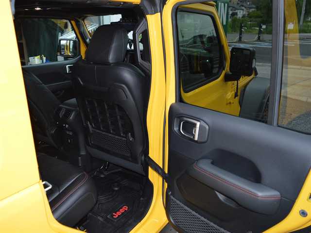 クライスラー・ジープ ジープ ラングラー アンリミテッド ルビコン スカイワンタッチパワートップ 栃木県 2019(令1)年 7万km 黄 イエロー49台限定車/電動開閉式ルーフ/4WD/純正ナビ/[AM/FM/BT/AUX/USB/ワンセグ]/衝突被害軽減ブレーキ/BSM/ACC/フロント＆リアパークアシスト/ヒルスタートアシスト/ヒルディセントコントロール/前席シートヒーター/ステアリングヒーター/バックカメラ/ETC/前後ドラレコ一体型デジタルインナーミラー/AC１１５V/LEDヘッドライト/フォグランプ/オートライト/スマートスペアキー×１/保証書/取扱説明書/カラーコードPYV(ヘラヤライエロー)