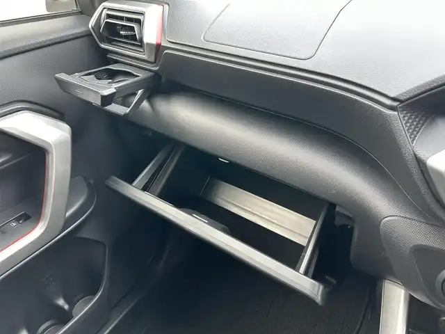 トヨタ ライズ Z 静岡県 2022(令4)年 5.3万km ブラックマイカメタリック 純正ディスプレイオーディオ/　（AppleCarPlay/AndroidAuto/Bluetooth）/フルセグTV/全方位カメラ/バックカメラ/スマートアシスト/衝突被害軽減システム/レーンキープアシスト/横滑り防止装置/前後コーナーセンサー/レーダークルーズコントロール/前席シートヒーター/ビルトインETC2.0/社外前後ドライブレコーダー/プッシュスタート/スマートキー/電動パーキングブレーキ/オートホールド/スペアキー×１/社外エアロ（フロント、サイド、リア）/純正フロアマット/ドアバイザー/純正17インチアルミホイール/LEDヘッドライト/オートマチックハイビーム