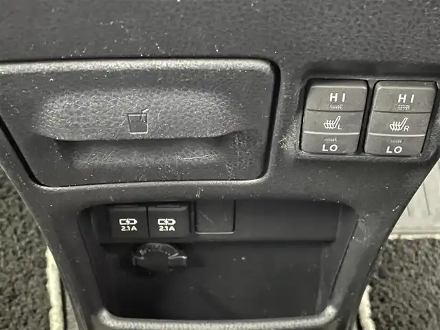 トヨタ エスクァイア Gi プレミアムパッケージ ブラックテーラード 熊本県 2019(令1)年 6.6万km ブラック アルパイン11インチナビEX11Z（ＣＤ・ＤＶＤ・フルセグ・ＢＴ・ＳＤ）/バックカメラ　/アルパインフリップダウンモニター/ビルトインＥＴＣ　/両側パワースライドドア　/前後クリアランスソナー　/モデリスタエアロ（Ｆ・Ｓ・Ｒ）/トヨタセーフティーセンス/・プリクラッシュセーフティ/・レーンディパーチャーアラート/・オートマチックハイビーム/・クルーズコントロール/横滑り防止/アイドリングストップ/前席シートヒーター/ステアリングヒーター/デジタルインナーミラー/ハーフレザーシート/純正フロアマット/社外１７インチAW/社外マフラー/オートライト/LEDヘッドライト/スマートキー/プッシュスタート/
