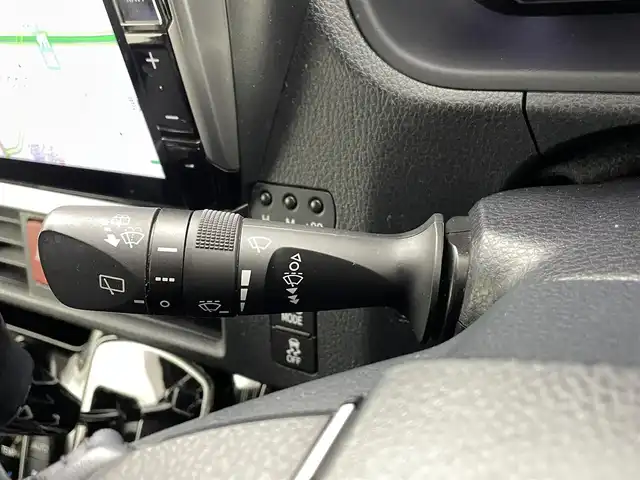 トヨタ エスクァイア Gi プレミアムパッケージ ブラックテーラード 熊本県 2019(令1)年 6.6万km ブラック アルパイン11インチナビEX11Z（ＣＤ・ＤＶＤ・フルセグ・ＢＴ・ＳＤ）/バックカメラ　/アルパインフリップダウンモニター/ビルトインＥＴＣ　/両側パワースライドドア　/前後クリアランスソナー　/モデリスタエアロ（Ｆ・Ｓ・Ｒ）/トヨタセーフティーセンス/・プリクラッシュセーフティ/・レーンディパーチャーアラート/・オートマチックハイビーム/・クルーズコントロール/横滑り防止/アイドリングストップ/前席シートヒーター/ステアリングヒーター/デジタルインナーミラー/ハーフレザーシート/純正フロアマット/社外１７インチAW/社外マフラー/オートライト/LEDヘッドライト/スマートキー/プッシュスタート/