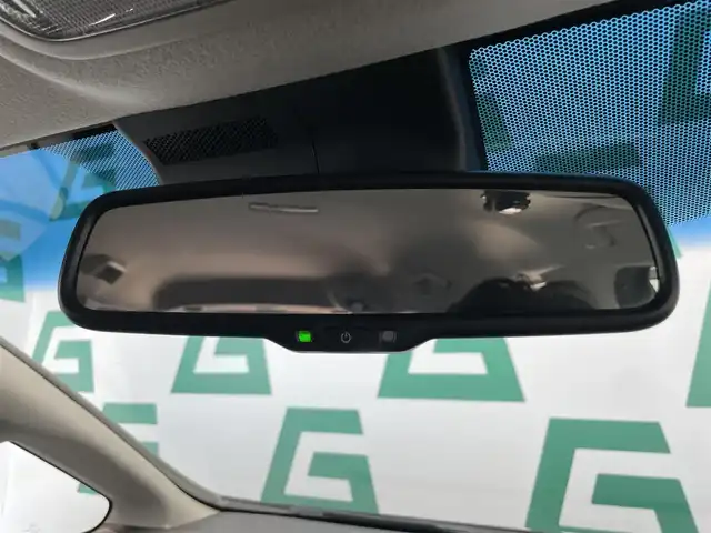 ホンダ シャトル ハイブリッド Z ホンダセンシング 鹿児島県 2021(令3)年 4.7万km プレミアムベルベットパープル・パール 禁煙車　/純正ナビ(CD/DVD/Bluetooth/フルセグTV)　/バックカメラ　/ホンダセンシング　/衝突軽減　/横滑り防止機能　/追従型クルーズコントロール　/ＬＥＤヘッドライト　/オートライト　/オートマチックハイビーム/ＥＴＣ　/純正フロアマット　/純正アルミホイール　/ドアバイザー/電格ミラー
