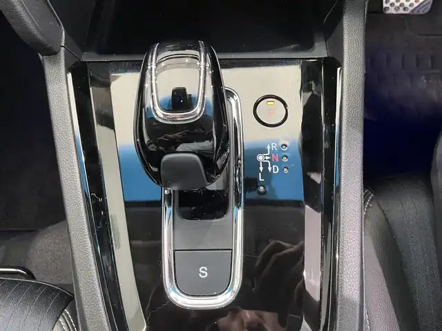 ホンダ シャトル ハイブリッド Z ホンダセンシング 鹿児島県 2021(令3)年 4.7万km プレミアムベルベットパープル・パール 禁煙車　/純正ナビ(CD/DVD/Bluetooth/フルセグTV)　/バックカメラ　/ホンダセンシング　/衝突軽減　/横滑り防止機能　/追従型クルーズコントロール　/ＬＥＤヘッドライト　/オートライト　/オートマチックハイビーム/ＥＴＣ　/純正フロアマット　/純正アルミホイール　/ドアバイザー/電格ミラー