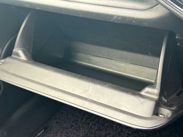 トヨタ アクア S 大阪府 2017(平29)年 5.3万km ライムホワイトパールクリスタルシャイン 純正ナビ　/バックカメラ　/フルセグ　/前席シートヒーター　/プリクラッシュセーフティ　/レーンキープアシスト　/オートハイビーム　/ドライブレコーダー　/ＬＥＤヘッドライト　/ビルトインＥＴＣ　/スマートキー×２