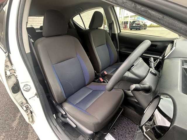 トヨタ アクア S 大阪府 2017(平29)年 5.3万km ライムホワイトパールクリスタルシャイン 純正ナビ　/バックカメラ　/フルセグ　/前席シートヒーター　/プリクラッシュセーフティ　/レーンキープアシスト　/オートハイビーム　/ドライブレコーダー　/ＬＥＤヘッドライト　/ビルトインＥＴＣ　/スマートキー×２