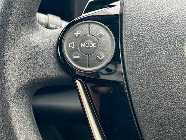 トヨタ アクア S 大阪府 2017(平29)年 5.3万km ライムホワイトパールクリスタルシャイン 純正ナビ　/バックカメラ　/フルセグ　/前席シートヒーター　/プリクラッシュセーフティ　/レーンキープアシスト　/オートハイビーム　/ドライブレコーダー　/ＬＥＤヘッドライト　/ビルトインＥＴＣ　/スマートキー×２