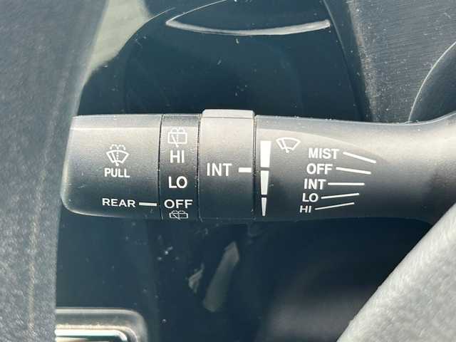 トヨタ アクア S 大阪府 2017(平29)年 5.3万km ライムホワイトパールクリスタルシャイン 純正ナビ　/バックカメラ　/フルセグ　/前席シートヒーター　/プリクラッシュセーフティ　/レーンキープアシスト　/オートハイビーム　/ドライブレコーダー　/ＬＥＤヘッドライト　/ビルトインＥＴＣ　/スマートキー×２