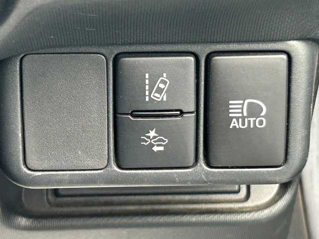 トヨタ アクア S 大阪府 2017(平29)年 5.3万km ライムホワイトパールクリスタルシャイン 純正ナビ　/バックカメラ　/フルセグ　/前席シートヒーター　/プリクラッシュセーフティ　/レーンキープアシスト　/オートハイビーム　/ドライブレコーダー　/ＬＥＤヘッドライト　/ビルトインＥＴＣ　/スマートキー×２