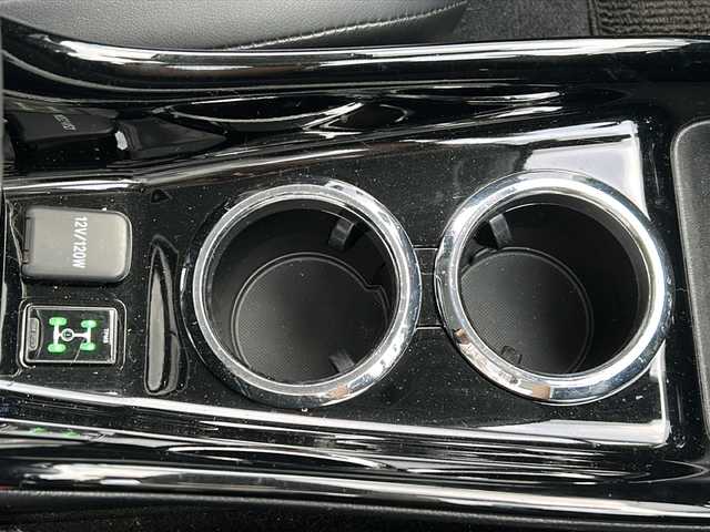 トヨタ プリウス ＰＨＶ A レザーパッケージ 千葉県 2017(平29)年 13.2万km ホワイトパールクリスタルシャイン モデリスタエアロ　１１．６型メーカーナビ　バックカメラ　レザーシート　２．０ＥＴＣ　ステアヒーター　シートヒーター　パーキングアシスト　セーフティセンス　インテリジェントソナー　ＢＳＭ スマートキー