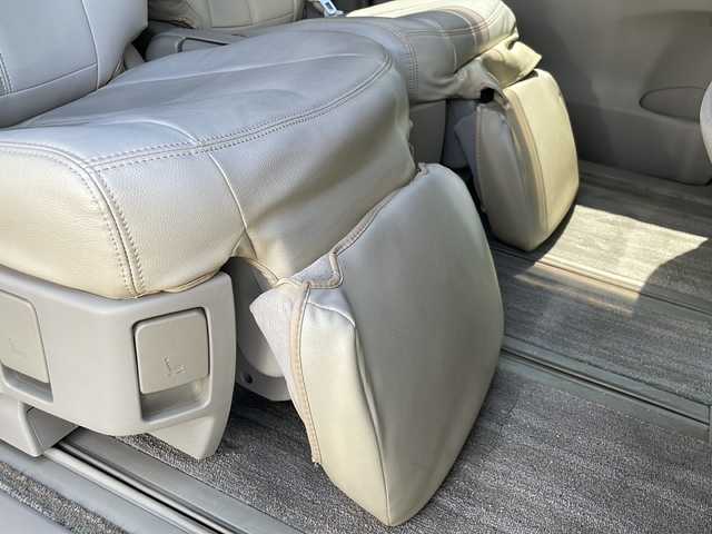 トヨタ エスティマ アエラス Gエディション 京都府 2008(平20)年 8.9万km ホワイトパールクリスタルシャイン 純正HDDナビ/（NHDA-W57G）/Bluetooth/バックカメラ/フルセグＴＶ/（走行視聴可能）/CD/DVD/SD/AUX/純正フリップダウンモニター/両側電動スライドドア/オットマン/3列シート/スマートキー/MTモード付AT/パワーステアリング/ビルトインETC/HIDヘッドライト/純正フロアマット/オートライト/ABS/盗難防止装置/スペアキー1本/シートカバー/社外19インチホイール/（ヴェネルディ）/社外サスペンション/（オーリンズ）/電動格納ミラー/取扱説明書/保証書/整備記録簿