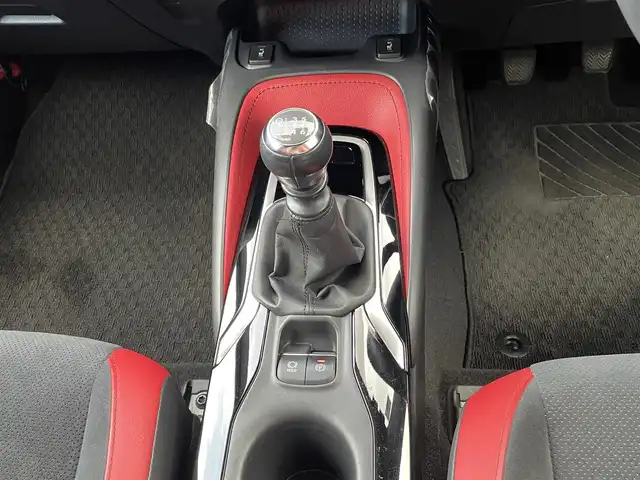トヨタ カローラ スポーツ G Z 愛知県 2018(平30)年 4.8万km ホワイトパールクリスタルシャイン 6速マニュアル車/ターボ車/SD純正ナビ/・Bluetooth接続/・CD/DVD/・フルセグTV/ETC/アダプティブクルーズコントロール/プリクラッシュセーフティ/レーンディパーチャーアラート/ロードサインアシスト/横滑り防止/オートハイビーム/ドライブモードセレクター/電動パーキングブレーキ/オートブレーキホールド/シートヒーター/モデリスタエアロ/純正１８インチアルミホイール/フォグランプ/プッシュスタート