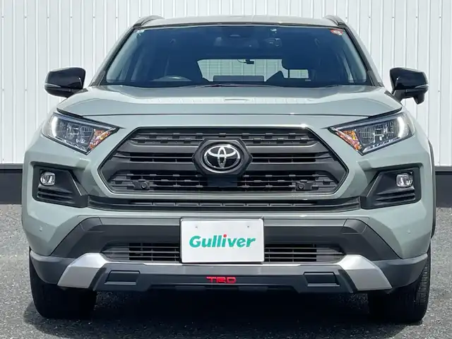 トヨタ ＲＡＶ４ アドベンチャー 千葉県 2022(令4)年 2.9万km アーバンカーキ TRDエアロ/純正9インチビ/(Bluetooth/TV/CD/DVD)/ブラインドスポットモニター/バックカメラ/衝突被害軽減システム/車線逸脱警報/クルーズコントロール/レザーシート/横滑り防止装置/ETC/ドライブレコーダー/アイドリングストップ/LEDヘッドライト/フォグランプ/オートライト/ウィンカーミラー/電動格納ミラー/純正19インチAW/シートヒーター/エアシート/シートリフター/ステアリングヒーター/プッシュスタート/スマートキー/フロアマット/ドアバイザー/スペアキー/取扱説明書/保証書