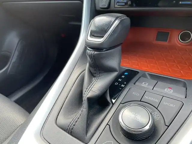 トヨタ ＲＡＶ４ アドベンチャー 千葉県 2022(令4)年 2.9万km アーバンカーキ TRDエアロ/純正9インチビ/(Bluetooth/TV/CD/DVD)/ブラインドスポットモニター/バックカメラ/衝突被害軽減システム/車線逸脱警報/クルーズコントロール/レザーシート/横滑り防止装置/ETC/ドライブレコーダー/アイドリングストップ/LEDヘッドライト/フォグランプ/オートライト/ウィンカーミラー/電動格納ミラー/純正19インチAW/シートヒーター/エアシート/シートリフター/ステアリングヒーター/プッシュスタート/スマートキー/フロアマット/ドアバイザー/スペアキー/取扱説明書/保証書