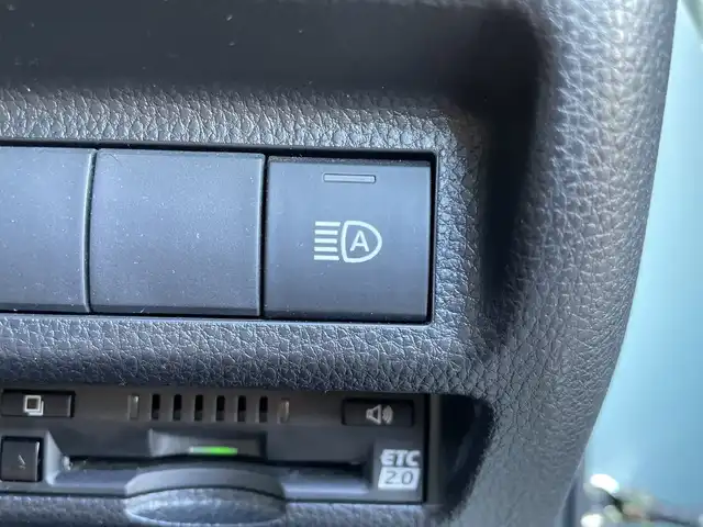 トヨタ ＲＡＶ４ アドベンチャー 千葉県 2022(令4)年 2.9万km アーバンカーキ TRDエアロ/純正9インチビ/(Bluetooth/TV/CD/DVD)/ブラインドスポットモニター/バックカメラ/衝突被害軽減システム/車線逸脱警報/クルーズコントロール/レザーシート/横滑り防止装置/ETC/ドライブレコーダー/アイドリングストップ/LEDヘッドライト/フォグランプ/オートライト/ウィンカーミラー/電動格納ミラー/純正19インチAW/シートヒーター/エアシート/シートリフター/ステアリングヒーター/プッシュスタート/スマートキー/フロアマット/ドアバイザー/スペアキー/取扱説明書/保証書
