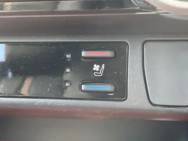 トヨタ ＲＡＶ４ アドベンチャー 千葉県 2022(令4)年 2.9万km アーバンカーキ TRDエアロ/純正9インチビ/(Bluetooth/TV/CD/DVD)/ブラインドスポットモニター/バックカメラ/衝突被害軽減システム/車線逸脱警報/クルーズコントロール/レザーシート/横滑り防止装置/ETC/ドライブレコーダー/アイドリングストップ/LEDヘッドライト/フォグランプ/オートライト/ウィンカーミラー/電動格納ミラー/純正19インチAW/シートヒーター/エアシート/シートリフター/ステアリングヒーター/プッシュスタート/スマートキー/フロアマット/ドアバイザー/スペアキー/取扱説明書/保証書