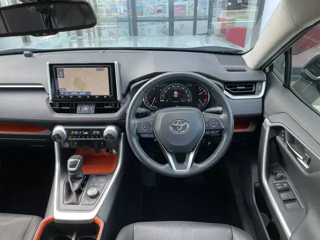 トヨタ ＲＡＶ４ アドベンチャー 千葉県 2022(令4)年 2.9万km アーバンカーキ TRDエアロ/純正9インチビ/(Bluetooth/TV/CD/DVD)/ブラインドスポットモニター/バックカメラ/衝突被害軽減システム/車線逸脱警報/クルーズコントロール/レザーシート/横滑り防止装置/ETC/ドライブレコーダー/アイドリングストップ/LEDヘッドライト/フォグランプ/オートライト/ウィンカーミラー/電動格納ミラー/純正19インチAW/シートヒーター/エアシート/シートリフター/ステアリングヒーター/プッシュスタート/スマートキー/フロアマット/ドアバイザー/スペアキー/取扱説明書/保証書