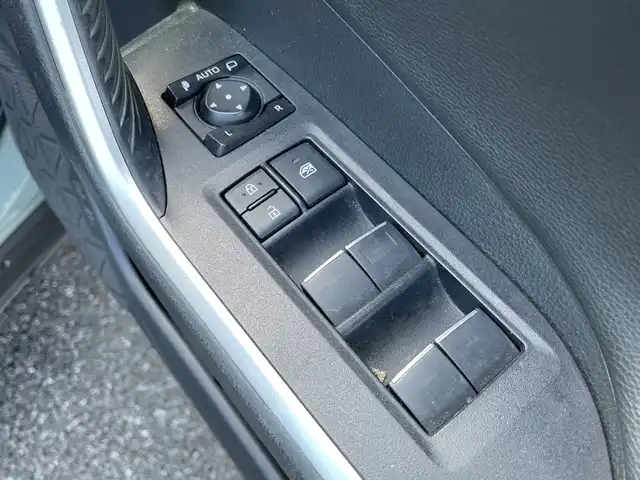 トヨタ ＲＡＶ４ アドベンチャー 千葉県 2022(令4)年 2.9万km アーバンカーキ TRDエアロ/純正9インチビ/(Bluetooth/TV/CD/DVD)/ブラインドスポットモニター/バックカメラ/衝突被害軽減システム/車線逸脱警報/クルーズコントロール/レザーシート/横滑り防止装置/ETC/ドライブレコーダー/アイドリングストップ/LEDヘッドライト/フォグランプ/オートライト/ウィンカーミラー/電動格納ミラー/純正19インチAW/シートヒーター/エアシート/シートリフター/ステアリングヒーター/プッシュスタート/スマートキー/フロアマット/ドアバイザー/スペアキー/取扱説明書/保証書