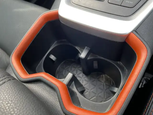 トヨタ ＲＡＶ４ アドベンチャー 千葉県 2022(令4)年 2.9万km アーバンカーキ TRDエアロ/純正9インチビ/(Bluetooth/TV/CD/DVD)/ブラインドスポットモニター/バックカメラ/衝突被害軽減システム/車線逸脱警報/クルーズコントロール/レザーシート/横滑り防止装置/ETC/ドライブレコーダー/アイドリングストップ/LEDヘッドライト/フォグランプ/オートライト/ウィンカーミラー/電動格納ミラー/純正19インチAW/シートヒーター/エアシート/シートリフター/ステアリングヒーター/プッシュスタート/スマートキー/フロアマット/ドアバイザー/スペアキー/取扱説明書/保証書