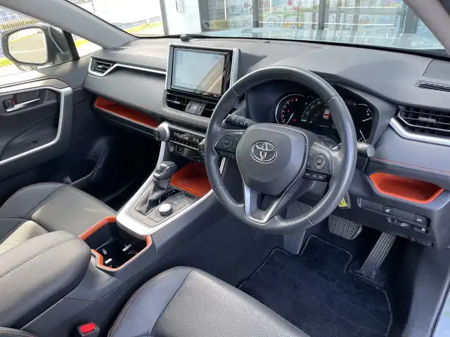 トヨタ ＲＡＶ４ アドベンチャー 千葉県 2022(令4)年 2.9万km アーバンカーキ TRDエアロ/純正9インチビ/(Bluetooth/TV/CD/DVD)/ブラインドスポットモニター/バックカメラ/衝突被害軽減システム/車線逸脱警報/クルーズコントロール/レザーシート/横滑り防止装置/ETC/ドライブレコーダー/アイドリングストップ/LEDヘッドライト/フォグランプ/オートライト/ウィンカーミラー/電動格納ミラー/純正19インチAW/シートヒーター/エアシート/シートリフター/ステアリングヒーター/プッシュスタート/スマートキー/フロアマット/ドアバイザー/スペアキー/取扱説明書/保証書