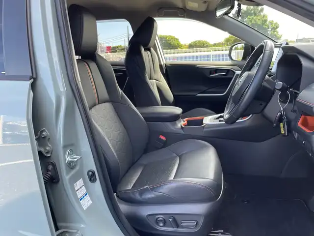 トヨタ ＲＡＶ４ アドベンチャー 千葉県 2022(令4)年 2.9万km アーバンカーキ TRDエアロ/純正9インチビ/(Bluetooth/TV/CD/DVD)/ブラインドスポットモニター/バックカメラ/衝突被害軽減システム/車線逸脱警報/クルーズコントロール/レザーシート/横滑り防止装置/ETC/ドライブレコーダー/アイドリングストップ/LEDヘッドライト/フォグランプ/オートライト/ウィンカーミラー/電動格納ミラー/純正19インチAW/シートヒーター/エアシート/シートリフター/ステアリングヒーター/プッシュスタート/スマートキー/フロアマット/ドアバイザー/スペアキー/取扱説明書/保証書