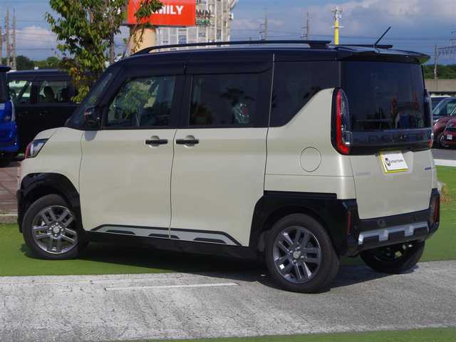 三菱 デリカミニ T プレミアム 千葉県 2025(令7)年 0.1万km ベージュⅡ e-Assist/・衝突被害軽減ブレーキシステム（FCM）/・車線逸脱警報システム（LDW）/・誤発進抑制機能（前進＆後退時）（UMS）/・レーダークルーズコントロールシステム（ACC）/・オートマチックハイビーム[AHB]/マイパイロット/ハンズフリー両側パワースライドドア/ディスプレイオーディオ/【Bluetooth接続】/【Apple CarPlay　Android Auto対応】/マルチアラウンドモニター/デジタルインナーミラー/ドライブレコーダー/前席シートヒーター/革巻きステアリング/ステアリングヒーター/ステアリングスイッチ/パドルシフト/ETC/LEDヘッドライト/フォグライト/ウインカーミラー/コーナーセンサー/純正15インチアルミホイル/サイド/カーテンエアバッグ/キーレスオペレーションシステム