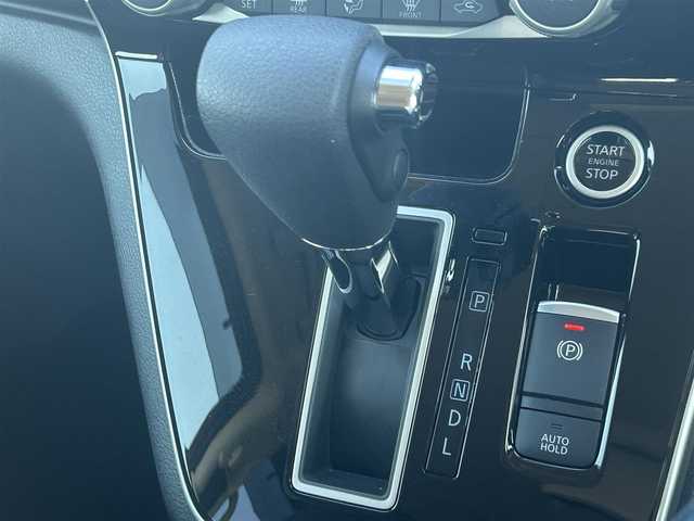 日産 セレナ ハイウェイスター V 岡山県 2020(令2)年 3.3万km マルーンレッド 2トーン 登録時走行距離32243km/純正10インチSDナビ/(AM/FM/TV/Bluetooth)/エマージェンシーブレーキ/セーフティパックB/・プロパイロット/・車線逸脱防止支援システム/・電動パーキングブレーキ/・オートブレーキホールド/フリップダウンモニター/両側パワースライドドア/アラウンドビューモニター/ブラインドスポットモニター/ETC/前後ドライブレコーダー/シートヒーター(D+N席)/ステアリングヒーター/アイドリングストップ/16インチ純正AW/プッシュスタート/スマートキー