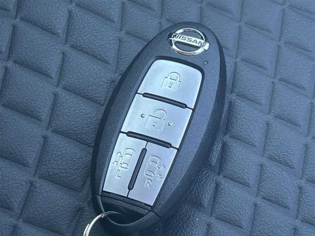 日産 セレナ ハイウェイスター V 岡山県 2020(令2)年 3.3万km マルーンレッド 2トーン 登録時走行距離32243km/純正10インチSDナビ/(AM/FM/TV/Bluetooth)/エマージェンシーブレーキ/セーフティパックB/・プロパイロット/・車線逸脱防止支援システム/・電動パーキングブレーキ/・オートブレーキホールド/フリップダウンモニター/両側パワースライドドア/アラウンドビューモニター/ブラインドスポットモニター/ETC/前後ドライブレコーダー/シートヒーター(D+N席)/ステアリングヒーター/アイドリングストップ/16インチ純正AW/プッシュスタート/スマートキー