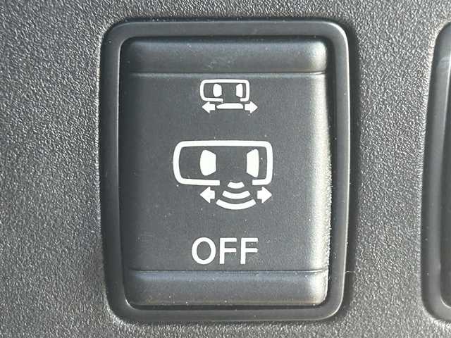 日産 セレナ ハイウェイスター V 岡山県 2020(令2)年 3.3万km マルーンレッド 2トーン 登録時走行距離32243km/純正10インチSDナビ/(AM/FM/TV/Bluetooth)/エマージェンシーブレーキ/セーフティパックB/・プロパイロット/・車線逸脱防止支援システム/・電動パーキングブレーキ/・オートブレーキホールド/フリップダウンモニター/両側パワースライドドア/アラウンドビューモニター/ブラインドスポットモニター/ETC/前後ドライブレコーダー/シートヒーター(D+N席)/ステアリングヒーター/アイドリングストップ/16インチ純正AW/プッシュスタート/スマートキー