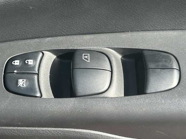 日産 セレナ ハイウェイスター V 岡山県 2020(令2)年 3.3万km マルーンレッド 2トーン 登録時走行距離32243km/純正10インチSDナビ/(AM/FM/TV/Bluetooth)/エマージェンシーブレーキ/セーフティパックB/・プロパイロット/・車線逸脱防止支援システム/・電動パーキングブレーキ/・オートブレーキホールド/フリップダウンモニター/両側パワースライドドア/アラウンドビューモニター/ブラインドスポットモニター/ETC/前後ドライブレコーダー/シートヒーター(D+N席)/ステアリングヒーター/アイドリングストップ/16インチ純正AW/プッシュスタート/スマートキー