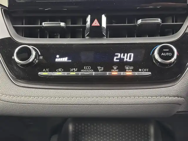 トヨタ カローラツーリング ハイブリッド ダブルバイビー 埼玉県 2021(令3)年 2.9万km スパークリングブラックパールクリスタルシャイン トヨタセーフティセンス/純正メモリナビ/レーダークルーズコントロール/バックカメラ/ビルトインETC/純正１７インチAW/プッシュスタート/スマートキー/スペアキー
