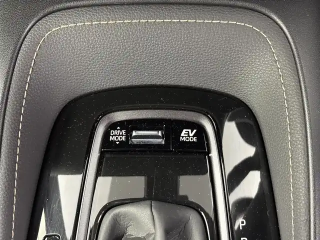 トヨタ カローラツーリング ハイブリッド ダブルバイビー 埼玉県 2021(令3)年 2.9万km スパークリングブラックパールクリスタルシャイン トヨタセーフティセンス/純正メモリナビ/レーダークルーズコントロール/バックカメラ/ビルトインETC/純正１７インチAW/プッシュスタート/スマートキー/スペアキー