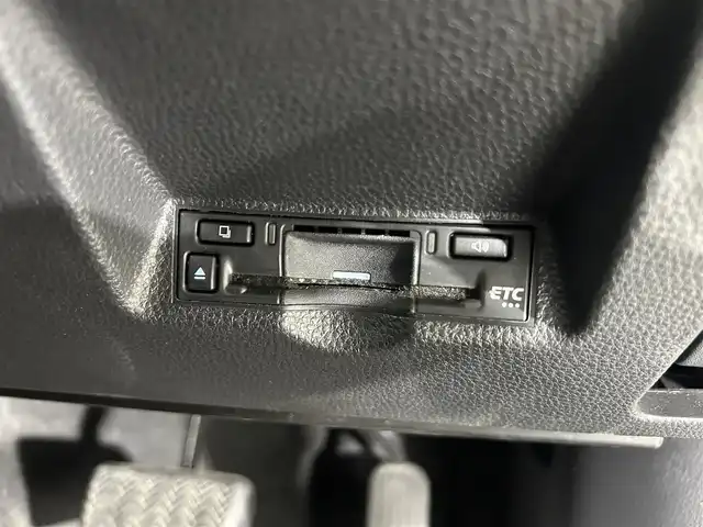 トヨタ ヤリスクロス ハイブリッド Z アドベンチャー 佐賀県 2024(令6)年 0.9万km ブラックマイカ ワンオーナー/純正8インチディスプレイオーディオ/フルセグTV/Bluetooth/Androidauto/Applecarplay/衝突被害軽減システム/全方位カメラ/レーダークルーズコントロール/レーンアシスト/ブラインドスポットモニター/パーキングサポートブレーキ/ロードサインアシスト/クリアランスソナー/オートライト/オートマチックハイビーム/LEDヘッドライト/ビルトインETC/運転席・助手席シートヒーター/運転席パワーシート/合皮シート/電子パーキング/ブレーキホールド/ルーフレール/純正フロアマット/純正18インチアルミホイール/スマートキー/スペアキー×１