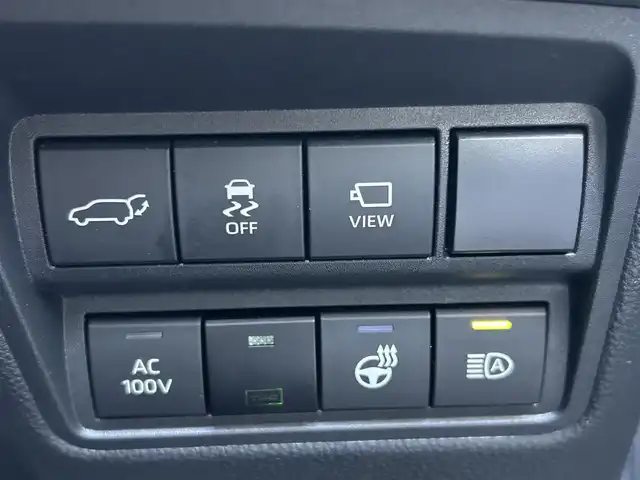 トヨタ ヤリスクロス ハイブリッド Z 島根県 2023(令5)年 1.7万km プラチナホワイトパールマイカ 登録時走行距離　16129km/取扱説明書/保証書/純正ナビ(Bluetooth/AM/FM)/フルセグテレビ/バックカメラ（フロント・サイド・バック）/ヘッドアップディスプレイ/パワーシート（D席）/シートヒーター（DN席）/ステアリングヒーター/ハンズフリーパワーバックドア/オートマチックハイビーム/レーントレーシングアシスト/プリクラッシュセーフティシステム/ブラインドスポットモニター/リヤクロストラフィックアラート/パーキングサポートブレーキ/ロードサインアシスト/ETC/純正アルミ１８インチ