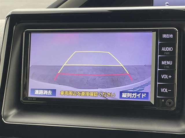 トヨタ ヴォクシー ハイブリッド ZS 煌Ⅲ 岡山県 2021(令3)年 5万km ホワイトパールクリスタルシャイン 純正ナビ/（CD/BT/AUX)/衝突軽減ブレーキ/両側パワースライドドア/ビルトインＥＴＣ/シートヒーター（D/N席）/ハーフレザーシート/ＬＥＤヘッドライト/オートハイビーム/オートライト/LEDフォグランプ/バックカメラ/コーナーセンサー/プッシュスタート/クルーズコントロール/アイドリングストップ/レーンキープアシスト/純正16AW/スマートキー×1/踏み間違い防止/ISOFIX/後席サンシェイド/ステアリングスイッチ/チルトステアリング/充電用USB/シートリフター/シートバックテーブル/ウインカーミラー/ドアバイザー/新車保証書/取扱説明書