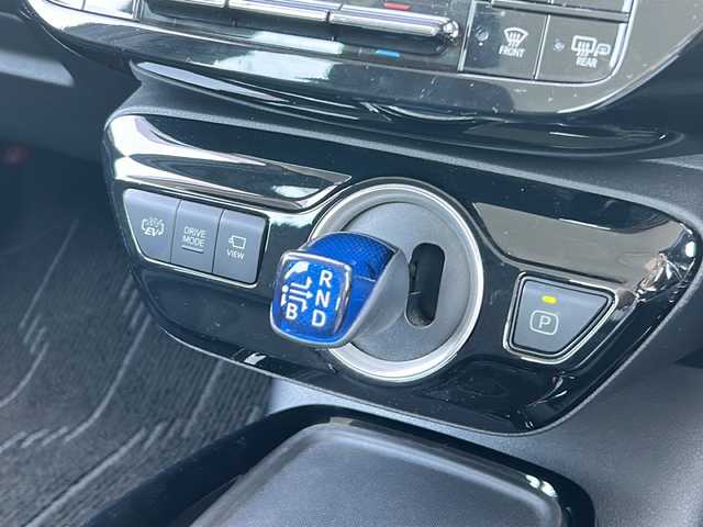 トヨタ プリウス ＰＨＶ A 千葉県 2020(令2)年 5.9万km ホワイトパールクリスタルシャイン 9型ナビNSZT-Y68T 全方位カメラ パーキングアシスト 2.0ETC シートヒーター パワーシート PCS LDA ステアヒーター AHB クルコン LEDライト オートライト 17AW ソナー