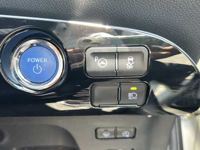 トヨタ プリウス ＰＨＶ A 千葉県 2020(令2)年 5.9万km ホワイトパールクリスタルシャイン 9型ナビNSZT-Y68T 全方位カメラ パーキングアシスト 2.0ETC シートヒーター パワーシート PCS LDA ステアヒーター AHB クルコン LEDライト オートライト 17AW ソナー