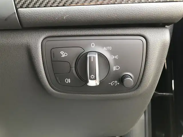 アウディ ＲＳ６ アバント 群馬県 2014(平26)年 8.5万km エストリアルブルークリスタルエフェクト 4WD/純正ナビ(Bluetooth/AM/FM)/パワーテールゲート/ビルトインETC/ドライブレコーダー/クルーズコントロール/横滑り防止装置/IC付ツインターボ/LEDヘッドランプ/オートライト/デュアルオートエアコン/本革巻きステアリング/ステアリングスイッチ/バルコナレザーシート/全席シートヒーター/前席パワーシート/運転席メモリー機能/純正21インチアルミホイール/アドバンストキーシステム/ユピテルGPS&レーダー探知機/禁煙車