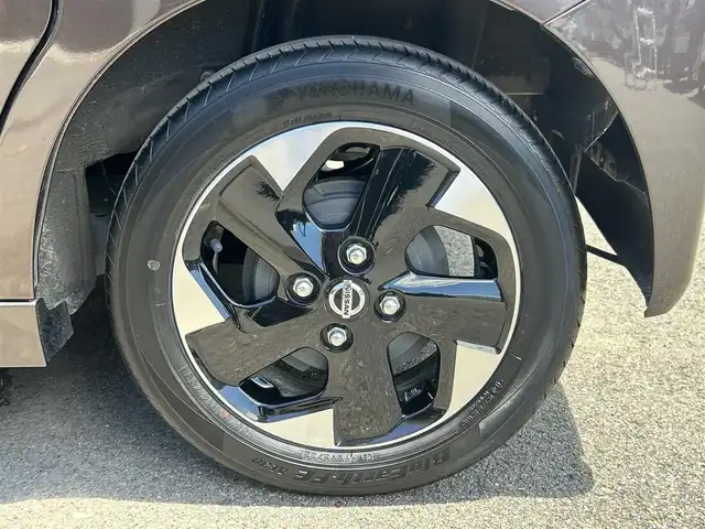 日産 ルークス HWS X プロパイロットED 和歌山県 2022(令4)年 2.3万km アッシュブラウンM プロパイロット/純正ナビ/アラウンドビューモニター/両側パワースライドドア/アイドリングストップ/純正アルミホイール/革巻きステアリング/ハーフレザーシート/プレミアムグラデーションインテリア/エマージェンシーブレーキ/コーナーセンサー/LEDヘッドライト/オートライト