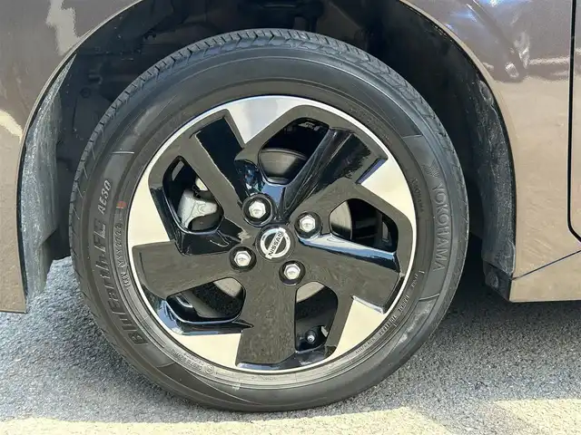 日産 ルークス HWS X プロパイロットED 和歌山県 2022(令4)年 2.3万km アッシュブラウンM プロパイロット/純正ナビ/アラウンドビューモニター/両側パワースライドドア/アイドリングストップ/純正アルミホイール/革巻きステアリング/ハーフレザーシート/プレミアムグラデーションインテリア/エマージェンシーブレーキ/コーナーセンサー/LEDヘッドライト/オートライト