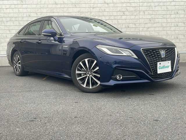 トヨタ クラウン ハイブリッド S Cパッケージ 茨城県 2018(平30)年 5万km ダークブルーマイカ プリクラッシュセーフティ/パーキングブレーキサポート/ふらつき検知/リアクロストラフィックアラート/クリアランスソナー/リアカメラ検知/先行車発進告知/センタートーレス制御/純正SDナビ/　　BT/CD/DVD/フルセグ/パノラミックビューモニター/パドルシフト/レーダークルーズコントロール/パワーシート/シートヒーター/ハンドルヒーター/純正17インチアルミホイール/LEDオートライト/オートマティックハイビーム/コーナーセンサー/ドライブレコーダー/スマートキー/ETC2.0