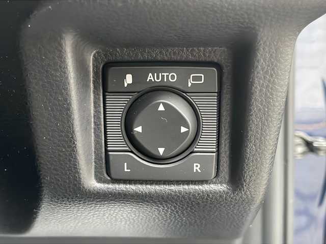 トヨタ クラウン ハイブリッド S Cパッケージ 茨城県 2018(平30)年 5万km ダークブルーマイカ プリクラッシュセーフティ/パーキングブレーキサポート/ふらつき検知/リアクロストラフィックアラート/クリアランスソナー/リアカメラ検知/先行車発進告知/センタートーレス制御/純正SDナビ/　　BT/CD/DVD/フルセグ/パノラミックビューモニター/パドルシフト/レーダークルーズコントロール/パワーシート/シートヒーター/ハンドルヒーター/純正17インチアルミホイール/LEDオートライト/オートマティックハイビーム/コーナーセンサー/ドライブレコーダー/スマートキー/ETC2.0