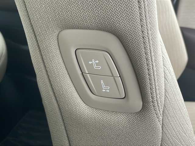 トヨタ クラウン ハイブリッド S Cパッケージ 茨城県 2018(平30)年 5万km ダークブルーマイカ プリクラッシュセーフティ/パーキングブレーキサポート/ふらつき検知/リアクロストラフィックアラート/クリアランスソナー/リアカメラ検知/先行車発進告知/センタートーレス制御/純正SDナビ/　　BT/CD/DVD/フルセグ/パノラミックビューモニター/パドルシフト/レーダークルーズコントロール/パワーシート/シートヒーター/ハンドルヒーター/純正17インチアルミホイール/LEDオートライト/オートマティックハイビーム/コーナーセンサー/ドライブレコーダー/スマートキー/ETC2.0