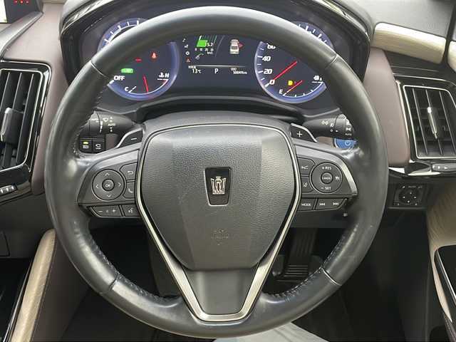 トヨタ クラウン ハイブリッド S Cパッケージ 茨城県 2018(平30)年 5万km ダークブルーマイカ プリクラッシュセーフティ/パーキングブレーキサポート/ふらつき検知/リアクロストラフィックアラート/クリアランスソナー/リアカメラ検知/先行車発進告知/センタートーレス制御/純正SDナビ/　　BT/CD/DVD/フルセグ/パノラミックビューモニター/パドルシフト/レーダークルーズコントロール/パワーシート/シートヒーター/ハンドルヒーター/純正17インチアルミホイール/LEDオートライト/オートマティックハイビーム/コーナーセンサー/ドライブレコーダー/スマートキー/ETC2.0