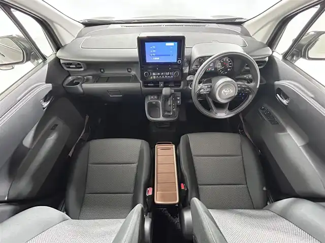 トヨタ シエンタ G 佐賀県 2023(令5)年 0.2万km ブラック 純正ディスプレイオーディオ/フルセグテレビ/Bluetoothオーディオ/バックカメラ/両側パワースライドドア/LEDヘッドライト/クリアランスソナー/トヨタセーフティーセンス/プリクラッシュ/レーンキープアシスト/レーダークルーズコントロール/ロードサインアシスト/ETC/オートライト/純正15インチアルミホイール/ウォークスルー/オートライト/ABS/横滑り防止装置/盗難防止装置/純正フロアマット/衝突軽減システム
