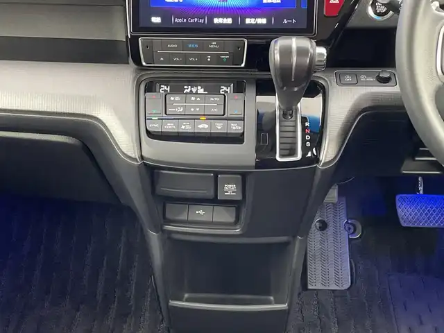 ホンダ ステップワゴン スパーダ ホンダセンシング 新潟県 2021(令3)年 3.3万km プレミアムスパークルブラックパール 4WD/ホンダセンシング/　・衝突被害軽減システム/　・アダプティブクルーズコントロール/　・路外逸脱抑制機能/　・誤発進抑制機能/わくわくゲート/純正9インチナビ/　（フルセグTV/BT/CD/DVD/USB/AM/FM//　AppleCarPlay）/バックカメラ/両側パワースライドドア/LEDオートライト/純正16インチアルミホイール/アイドリングストップ/USBポート/スマートキー/ETC2.0