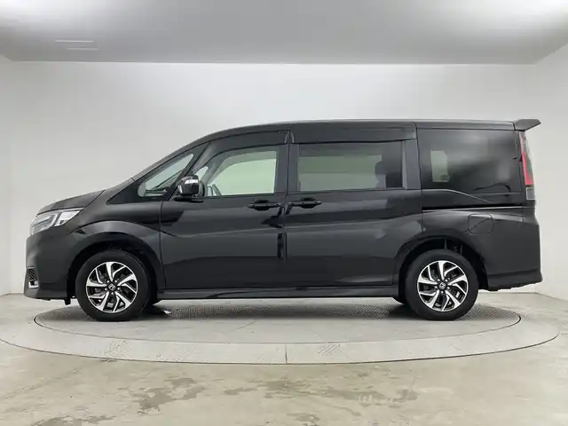 ホンダ ステップワゴン スパーダ ホンダセンシング 新潟県 2021(令3)年 3.3万km プレミアムスパークルブラックパール 4WD/ホンダセンシング/　・衝突被害軽減システム/　・アダプティブクルーズコントロール/　・路外逸脱抑制機能/　・誤発進抑制機能/わくわくゲート/純正9インチナビ/　（フルセグTV/BT/CD/DVD/USB/AM/FM//　AppleCarPlay）/バックカメラ/両側パワースライドドア/LEDオートライト/純正16インチアルミホイール/アイドリングストップ/USBポート/スマートキー/ETC2.0