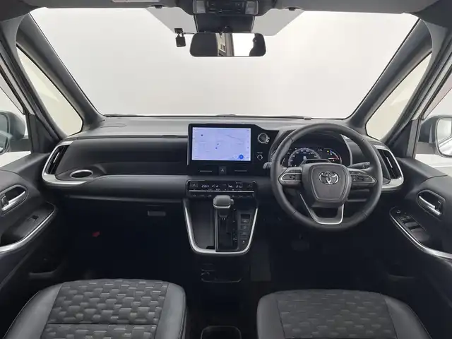 トヨタ ヴォクシー S－Z 福井県 2022(令4)年 2.4万km ホワイトパールクリスタルシャイン ４ＷＤ　/純正ナビ機能付きディスプレイオーディオプラス　/（ＦＭ／ＡＭ／ＢＴ／ＣＤ／ＤＶＤ／ＨＤＭＩ）　/純正１２．３型フリップダウンモニター/両側パワースライドドア/快適利便パッケージ/純正ＥＴＣ２．０/電動リアゲート/純正16インチアルミホイール/純正フロアマット/スペアキー/トヨタセーフティセンス